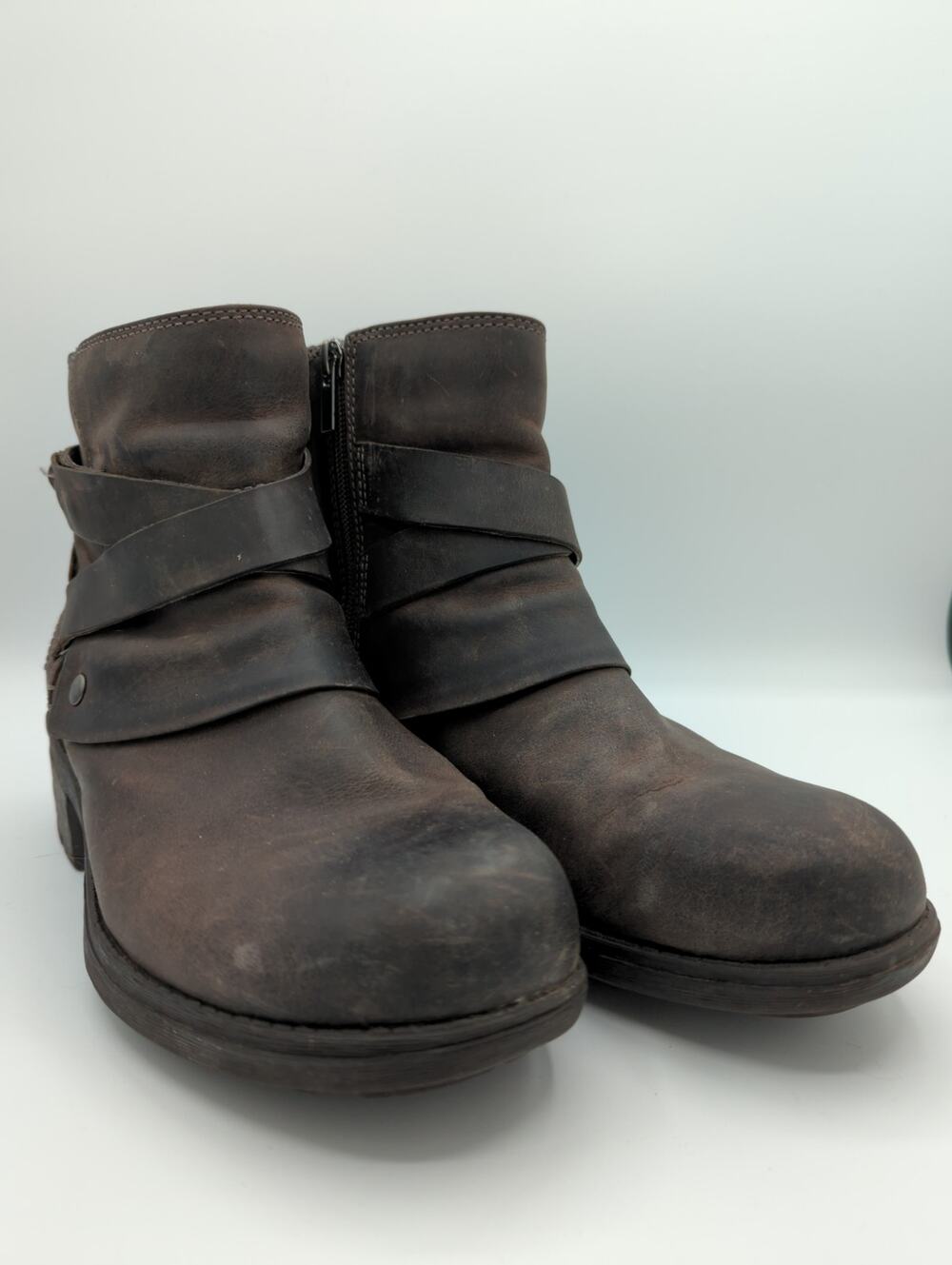Clarks Artisan Boots Women's 9.5 M Ankle Biker Booties  Brown Leather Zip